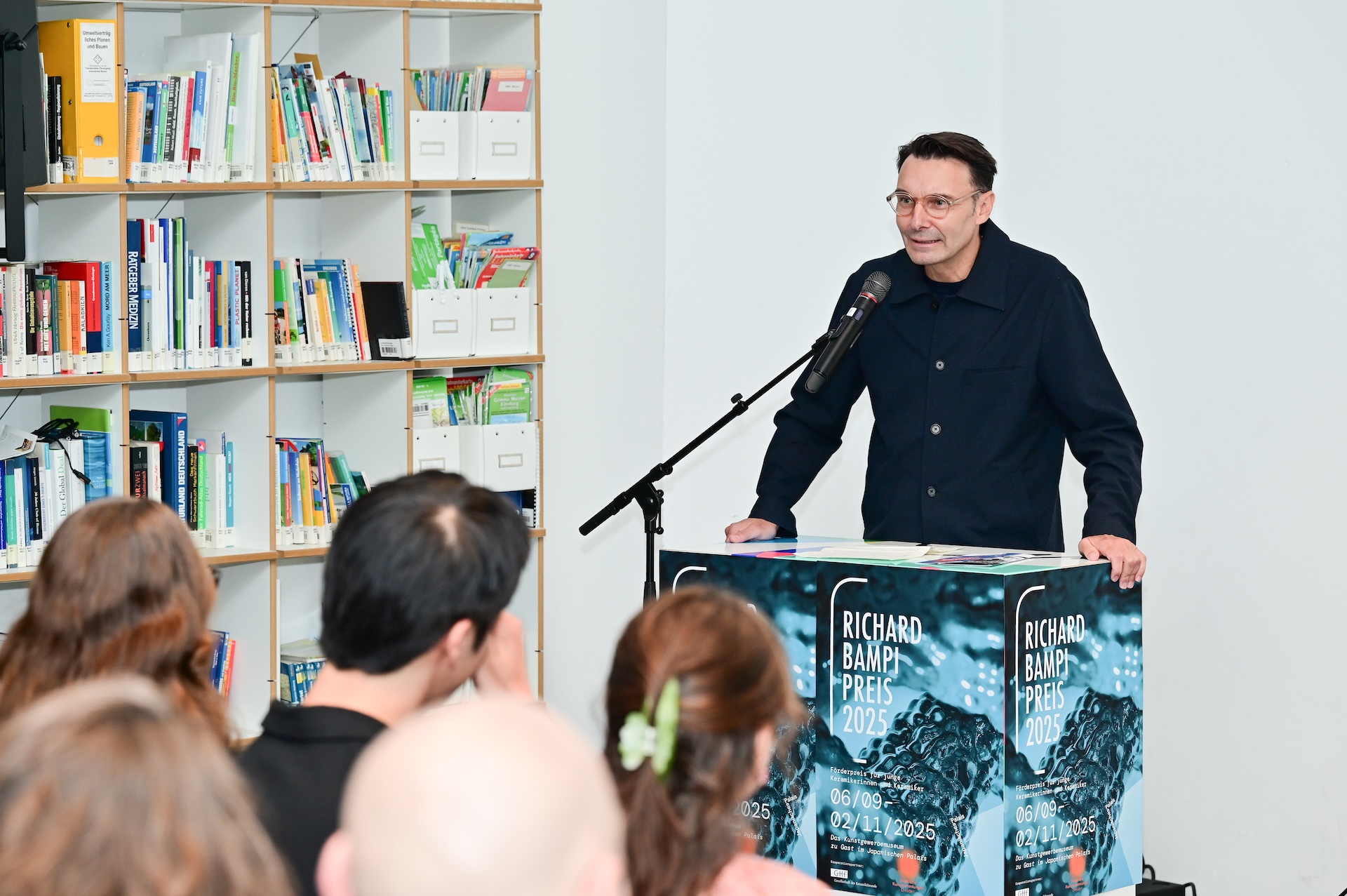 Thomas A. Geisler bei der Preisverleihung und Ausstellungseröffnung des Richard-Bampi-Preis 2025, Foto: Andreas Greiner-Napp